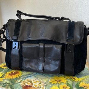 Kelsey Dagger large crossbody